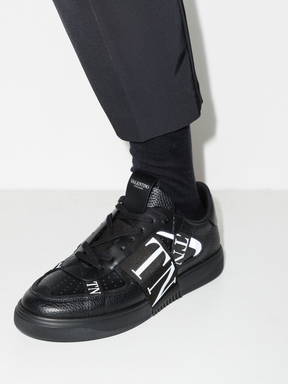 VALENTINO GARAVANI 'VLTN' SNEAKERS | Dante5.com