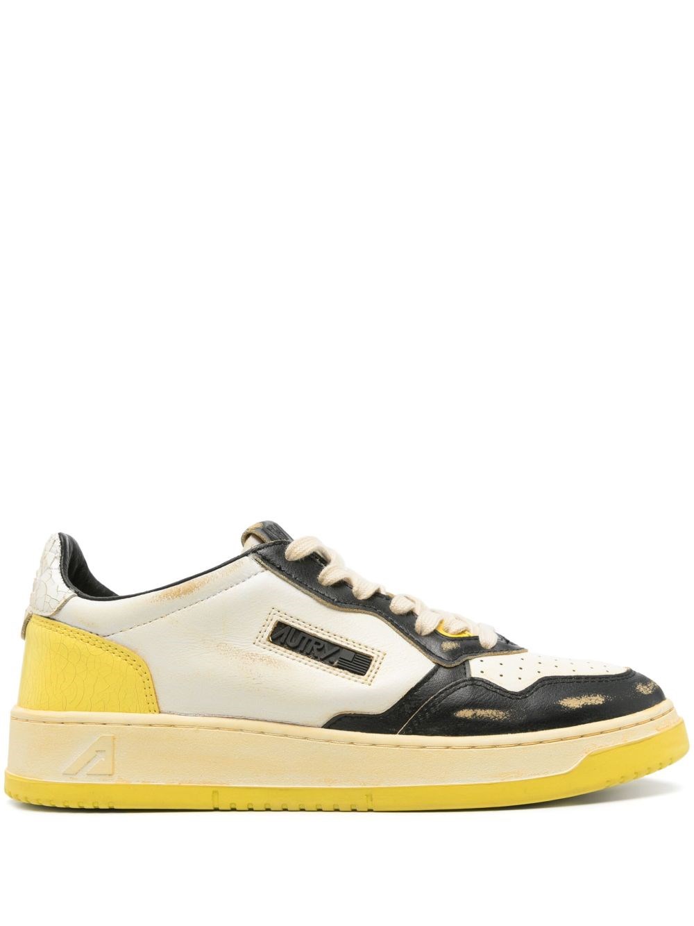 Autry Perforated Toe Slip-on Sneakers In ホワイト