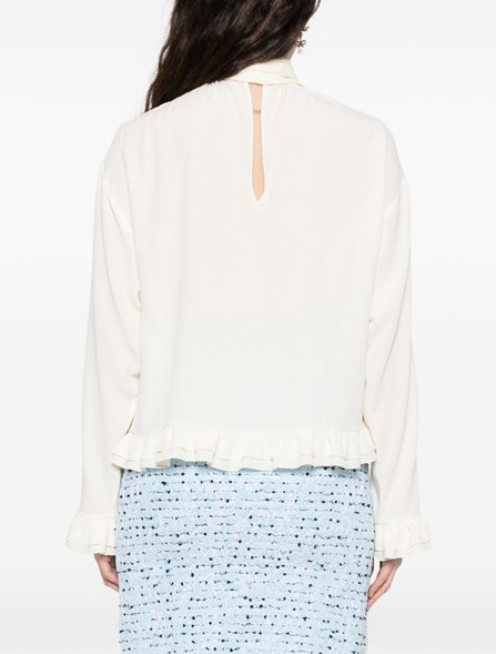 N° 21 - Blusa con fiocco