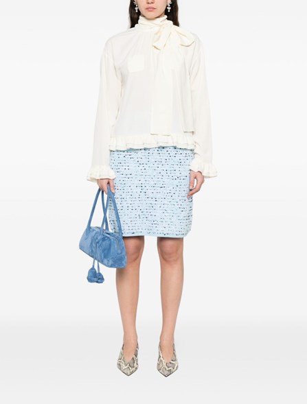 N° 21 - Blusa con fiocco